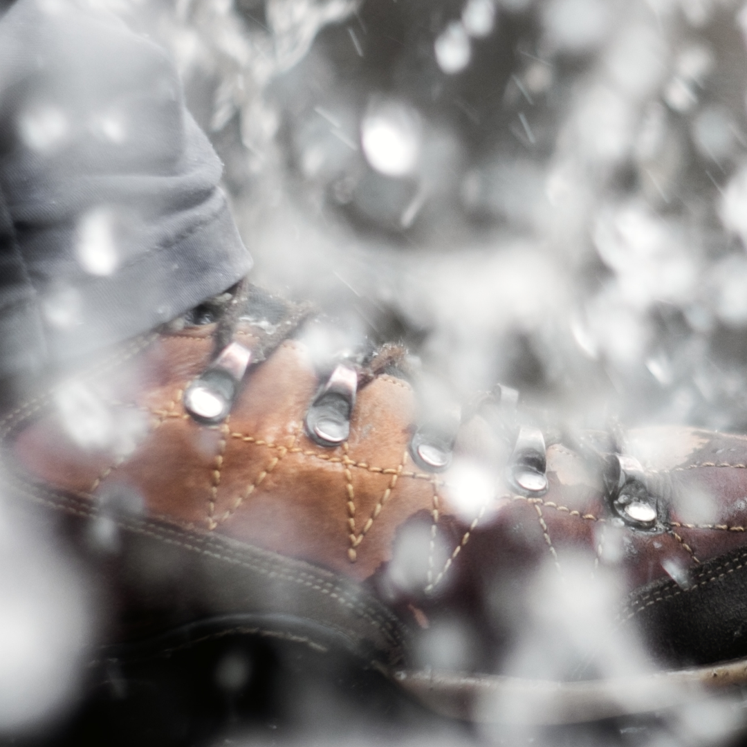 Wet Feet in Cold Weather: Why Damp Boots Are a Safety Issue Wet Feet in Cold Weather: Why Damp Boots Are a Safety Issue